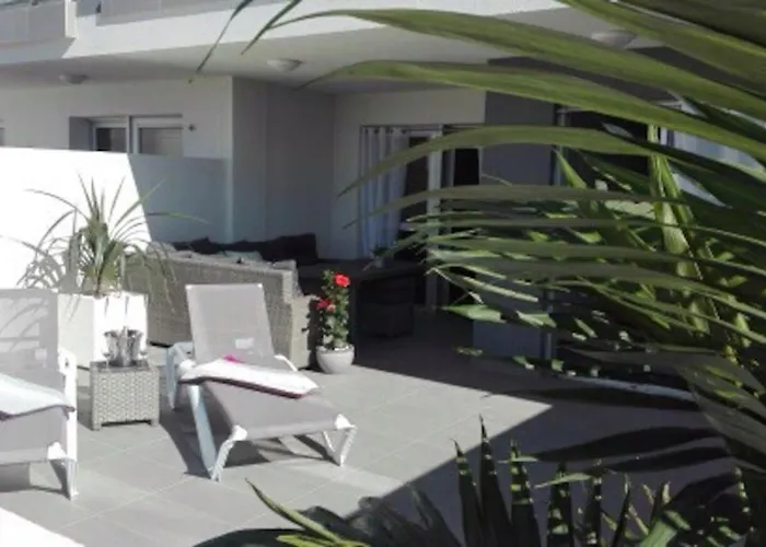 First Class Tejita Wifiber アパート *